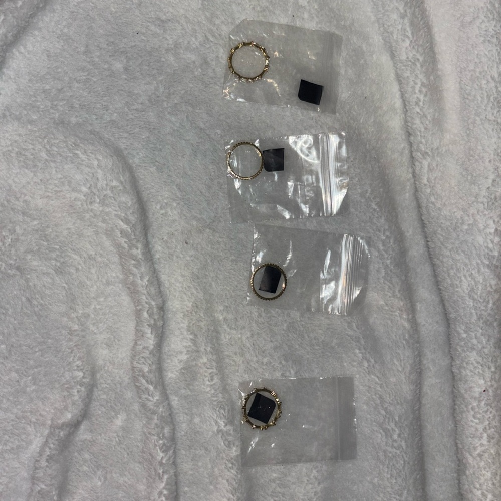 Set of 4 JTV gold rings